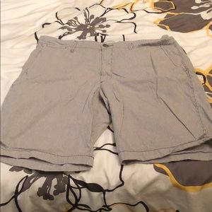 Goodfellow men’s chino shorts